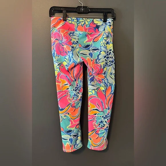 Lilly Pulitzer Luxletic Colorful Floral Cropped Leggings. Size Small. EUC. - Picture 2 of 2